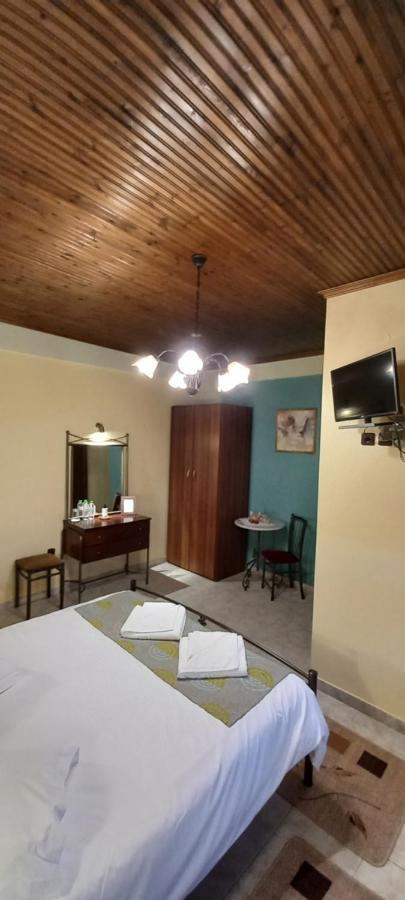 נאוכורי Kynthia Guesthouse מראה חיצוני תמונה
